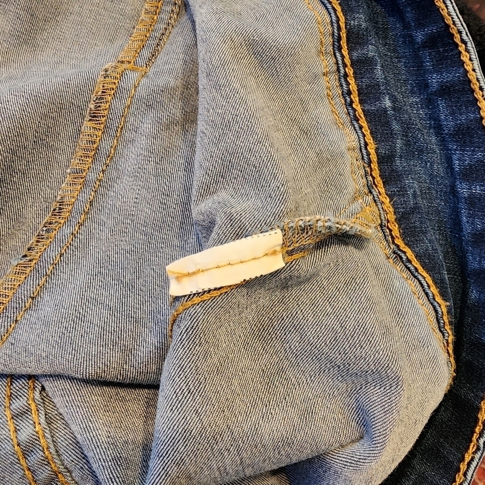 Desigual Denim Jacket with Exotic Embroidery and Ruffle Detail Size 44 - Picture 10 of 10